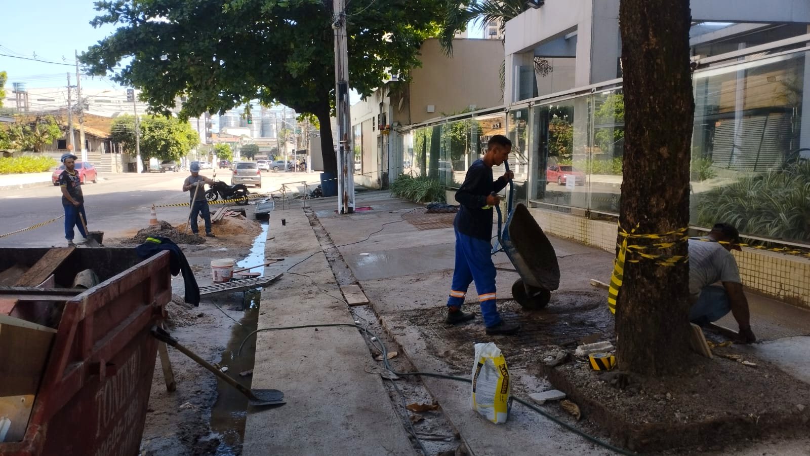 Urbanização e calçada